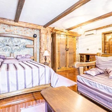 Quarto em Acomodações Particulares Stone House Srida