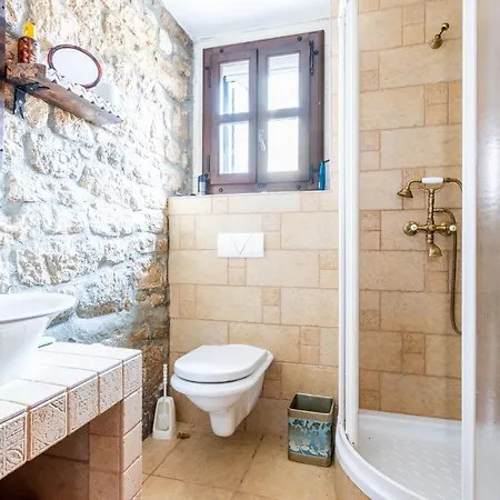 Stone House Srida * Baška Voda