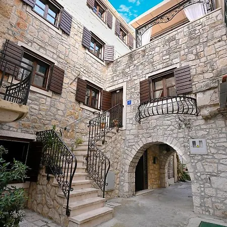 Quarto em Acomodações Particulares Stone House Srida