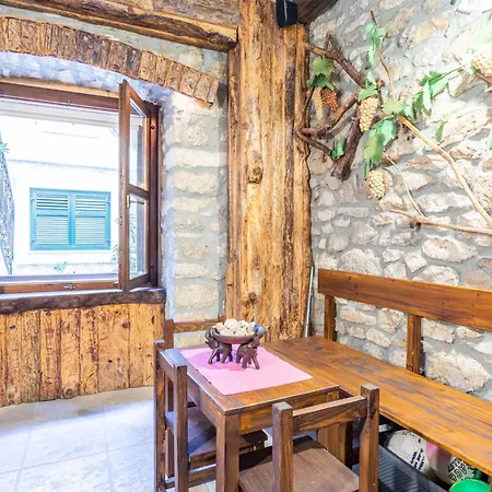 Stone House Srida Quarto em Acomodações Particulares