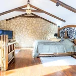 Stone House Srida Privatunterkunft *