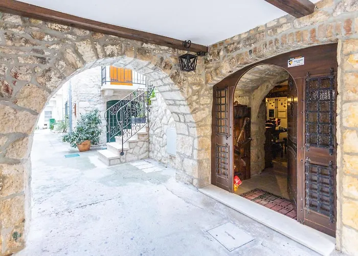 Ubytování v soukromí Stone House Srida *